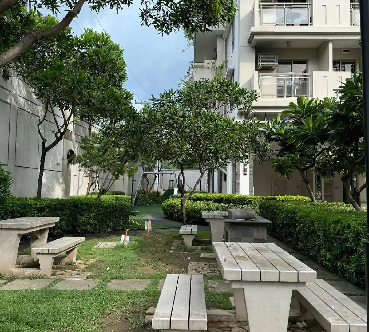 Studio Suite At Fairway Terraces Near Naia T3 Manila Apartment