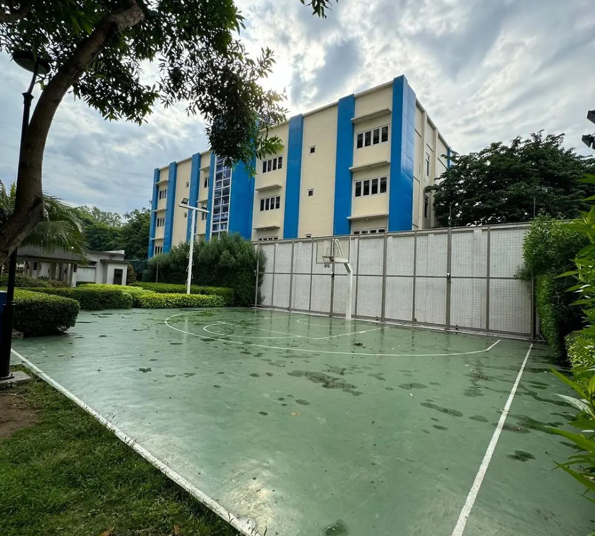 Studio Suite At Fairway Terraces Near Naia T3 Manila
